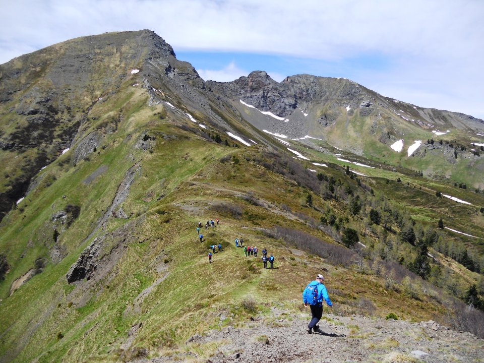 La legge parla chiaro e i tribunali lo confermano: gli unici professionisti abilitati all'accompagnamento escursionistico in montagna sono formati della Guide Alpine